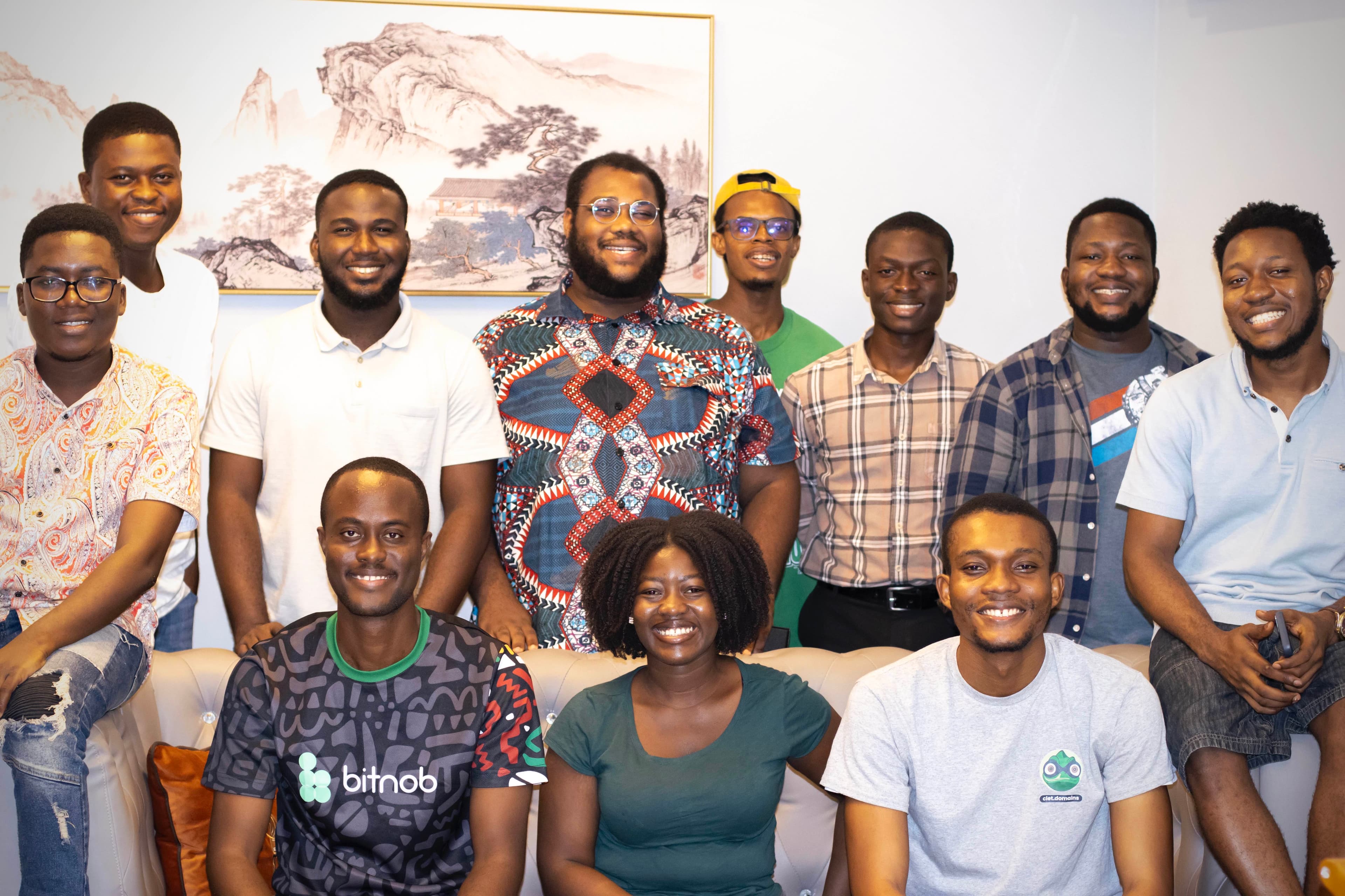 Coffee grinder with cork lid